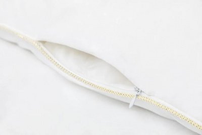 Подушка с шелковым наполнителем Luxe Dream Premium Silk 1000 купить в интернет магазине LiveStor.ru