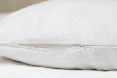 Подушка 50x70 с шелковым наполнителем Luxe Dream Grand Silk 1300 купить в интернет магазине LiveStor.ru